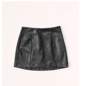Abercrombie & Fitch Vegan Leather Mini skort - black size large